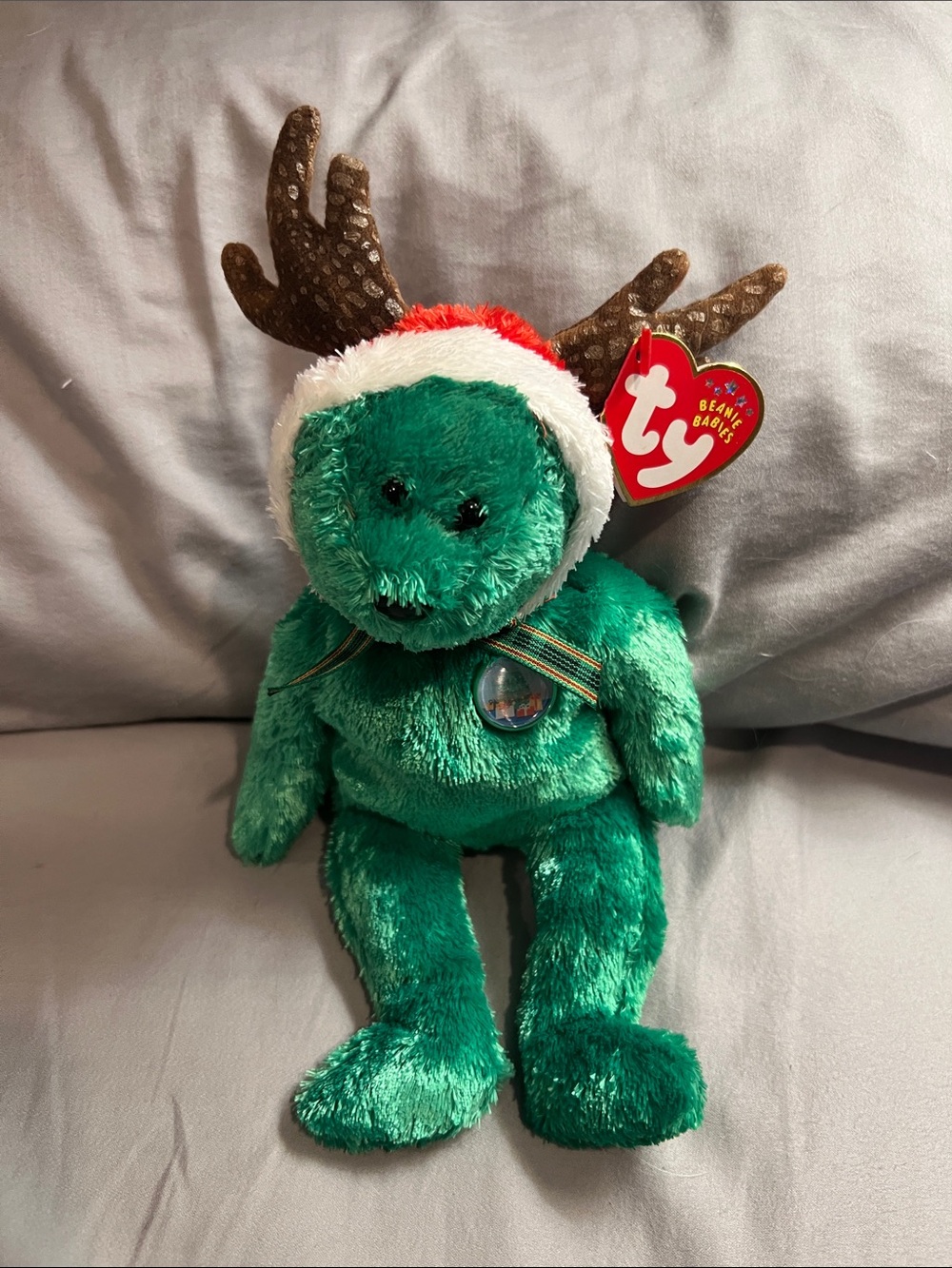 Ty Beanie Baby 2002 Green Plush Reindeer Bear with Holiday Hat
